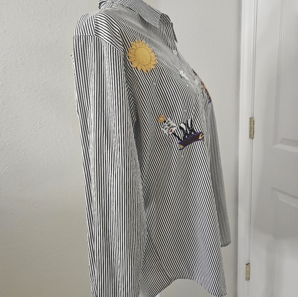 Quacker Factory Noah's Ark Stripped Embroidered Blouse For Women. Size Medium - Picture 12 of 13